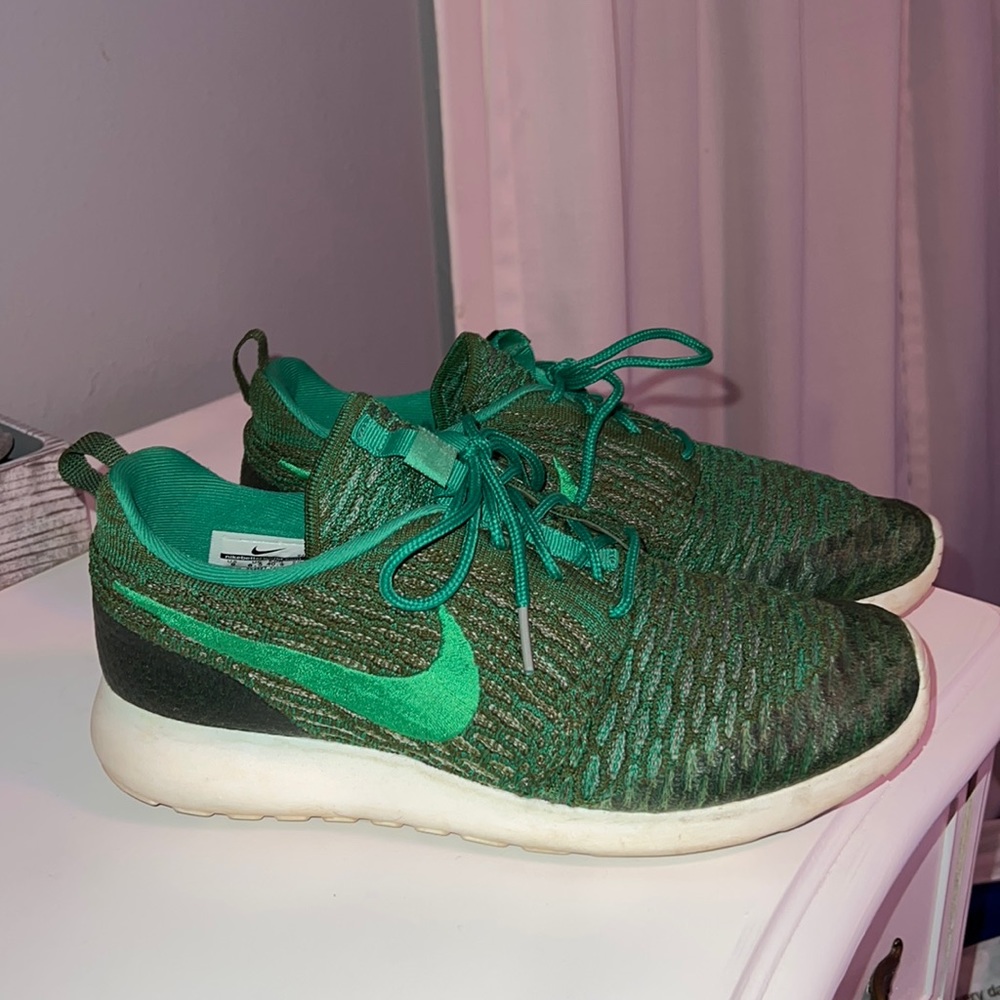 Womens Snake Skin Green Nike Roches